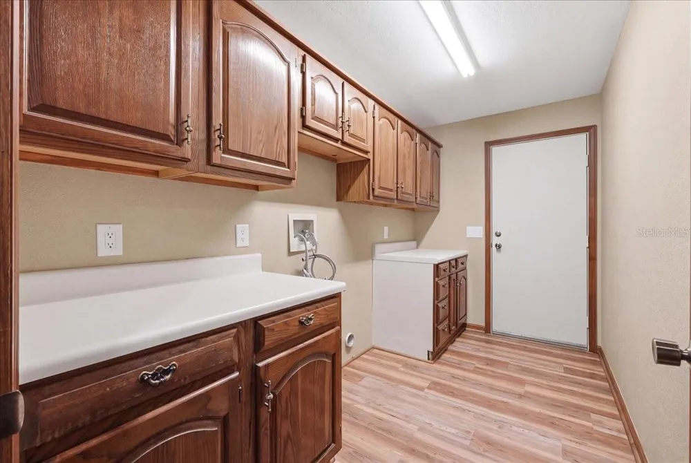 218 LAKE HARTRIDGE DRIVE NW Winter Haven, FL 33881
