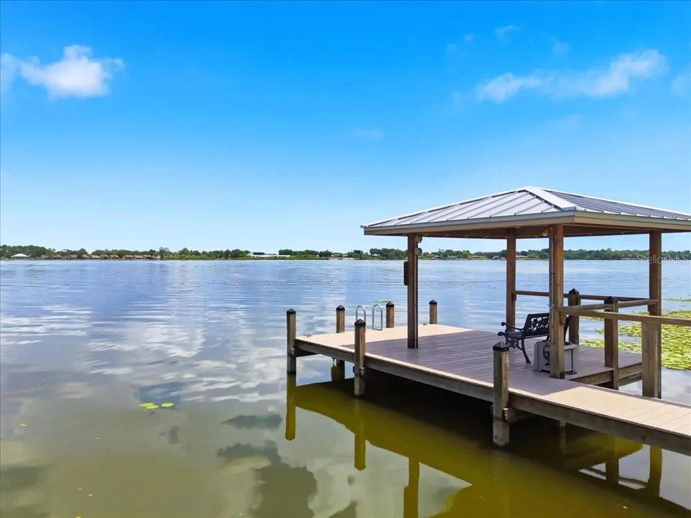 218 LAKE HARTRIDGE DRIVE NW Winter Haven, FL 33881