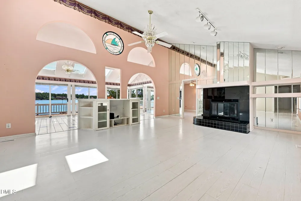 128 Crystal Point Sanford, NC 27332