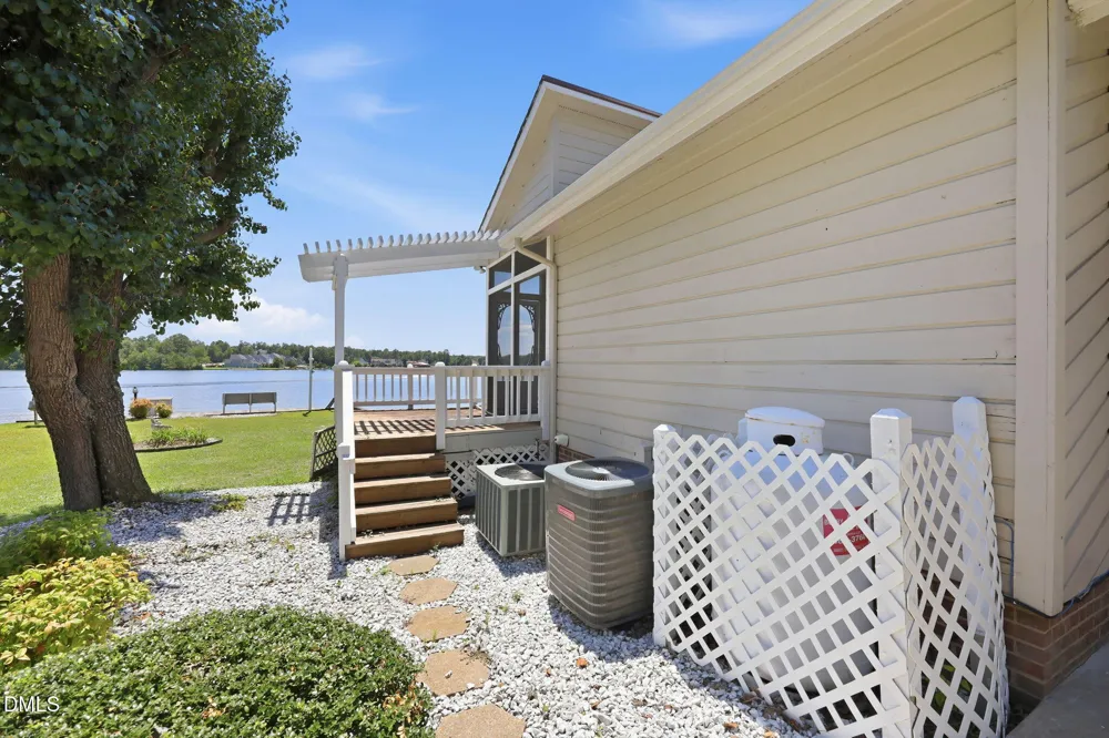 128 Crystal Point Sanford, NC 27332