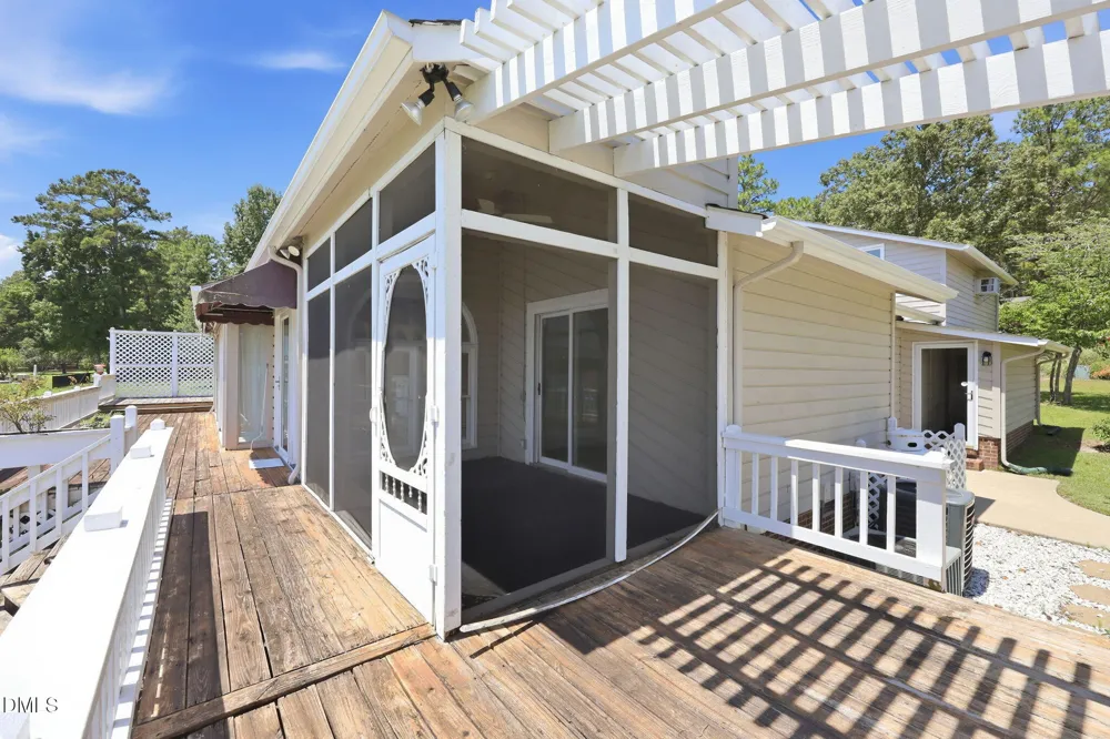 128 Crystal Point Sanford, NC 27332