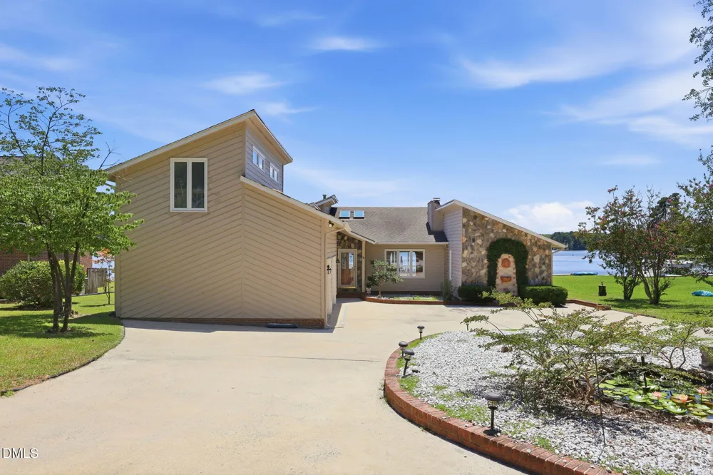 128 Crystal Point Sanford, NC 27332