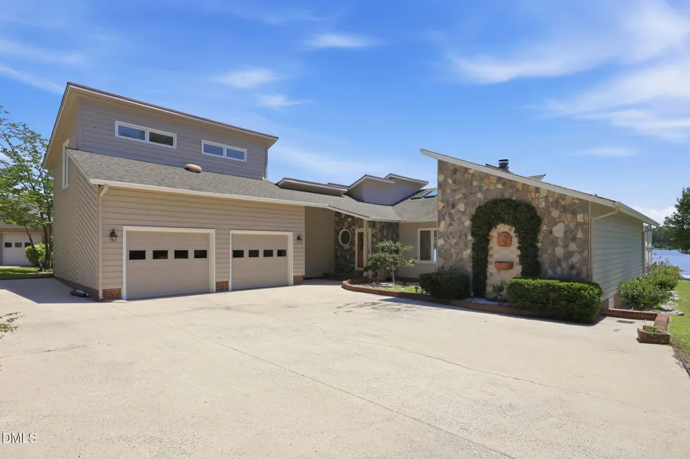 128 Crystal Point Sanford, NC 27332
