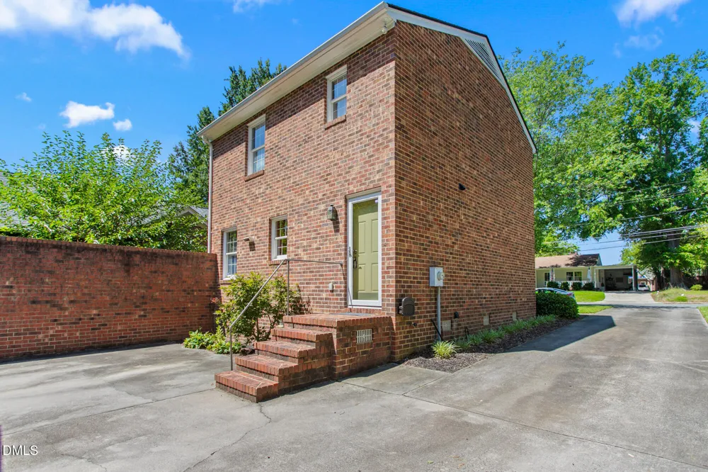 609 Central Avenue Burlington, NC 27215