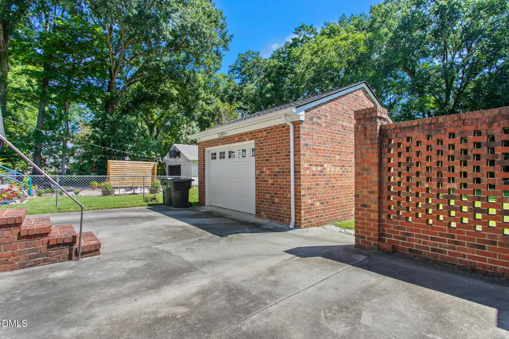 609 Central Avenue Burlington, NC 27215