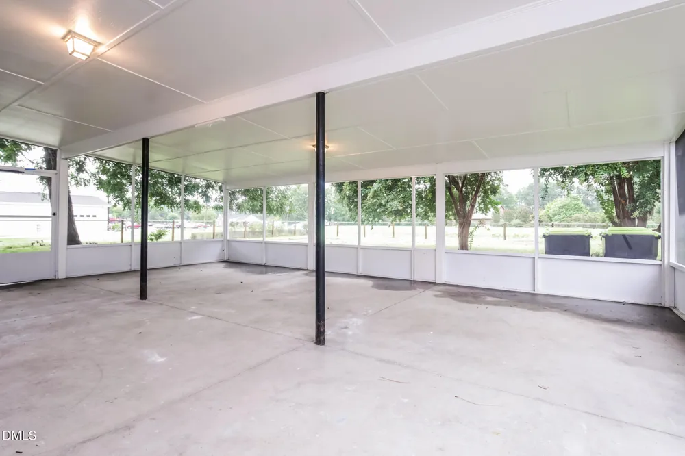 306 Fayetteville Street Newton Grove, NC 28366