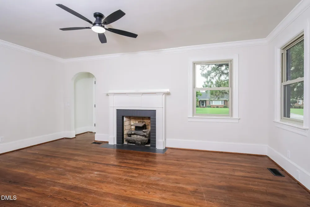 306 Fayetteville Street Newton Grove, NC 28366