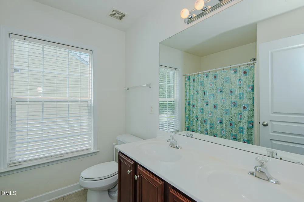 319 Large Oak Lane Mebane, NC 27302