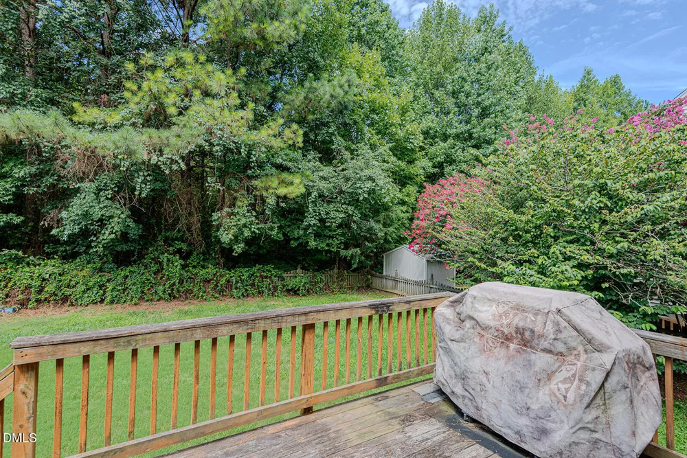 319 Large Oak Lane Mebane, NC 27302