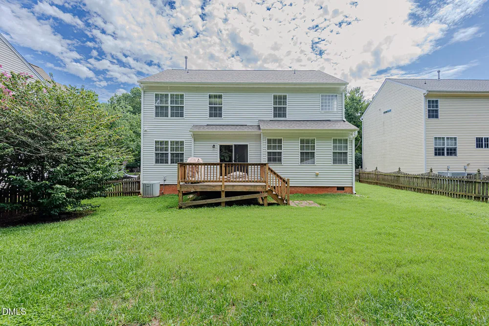 319 Large Oak Lane Mebane, NC 27302