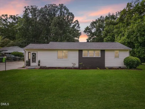 3437 Apache Drive