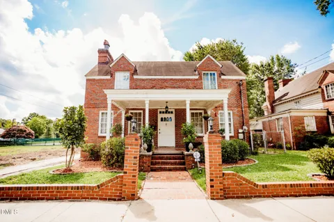 302 Tarboro Street NE
