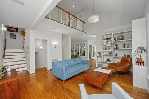 208 W Columbia Place W