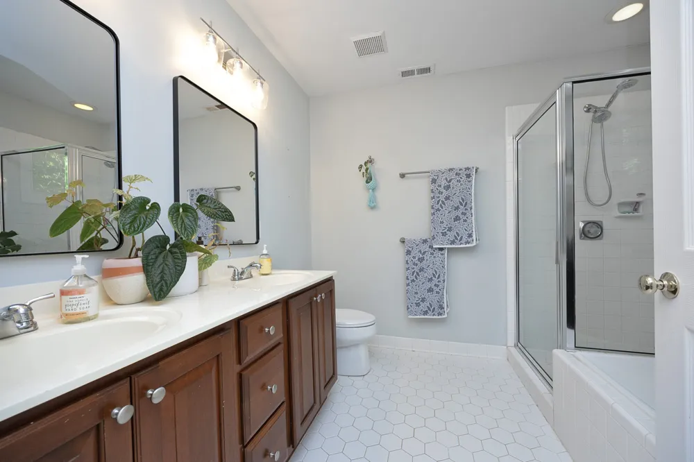 208 W Columbia Place W Chapel Hill, NC 27516