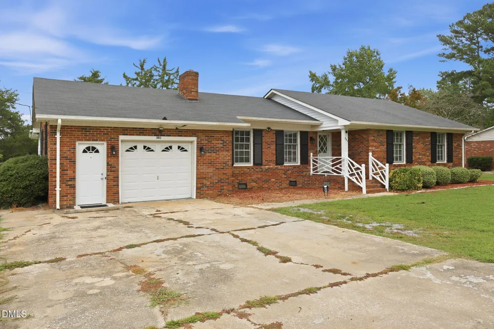 301 Halifax Street Clinton, NC 28328