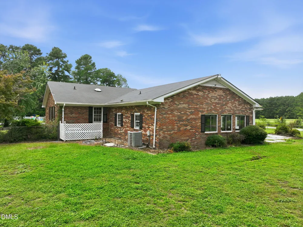 301 Halifax Street Clinton, NC 28328