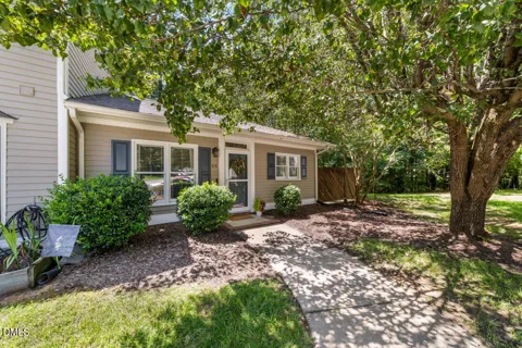66 Forest Oaks Drive