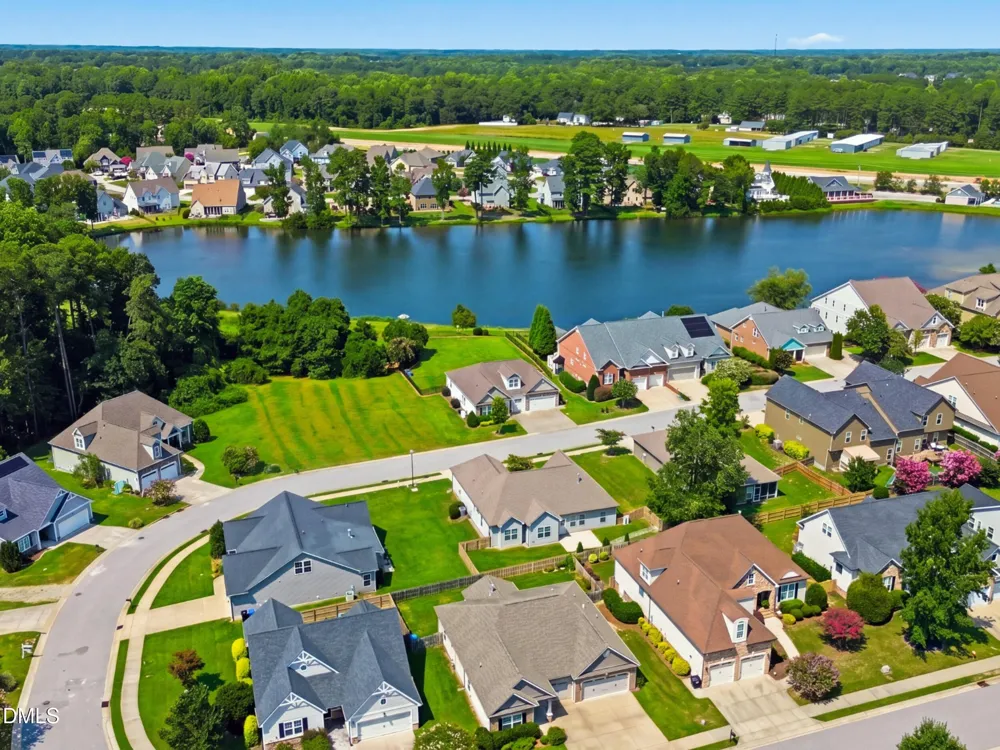 8029 Crookneck Drive Angier, NC 27501