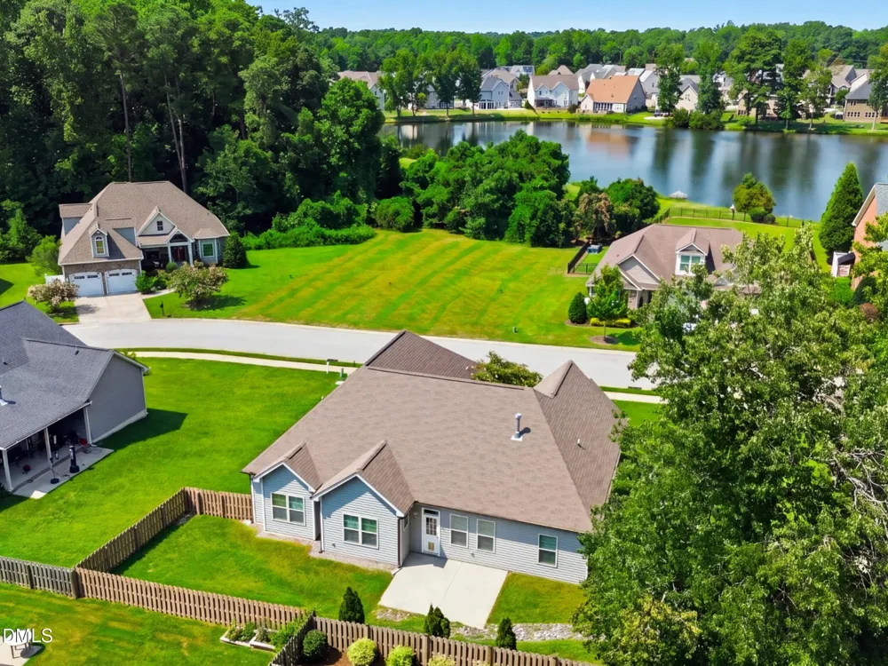 8029 Crookneck Drive Angier, NC 27501