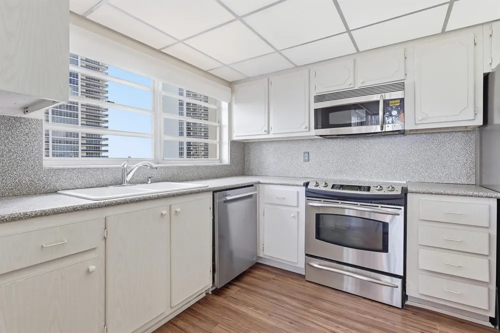 1825 S Ocean Drive #PH 1 Hallandale Beach, FL 33009