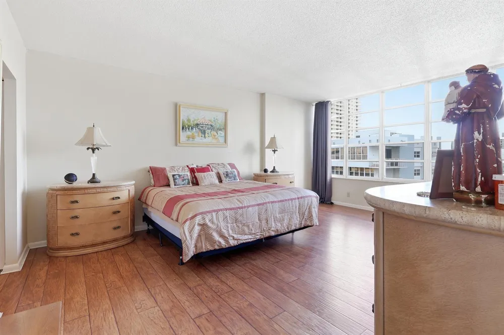 1825 S Ocean Drive #PH 1 Hallandale Beach, FL 33009