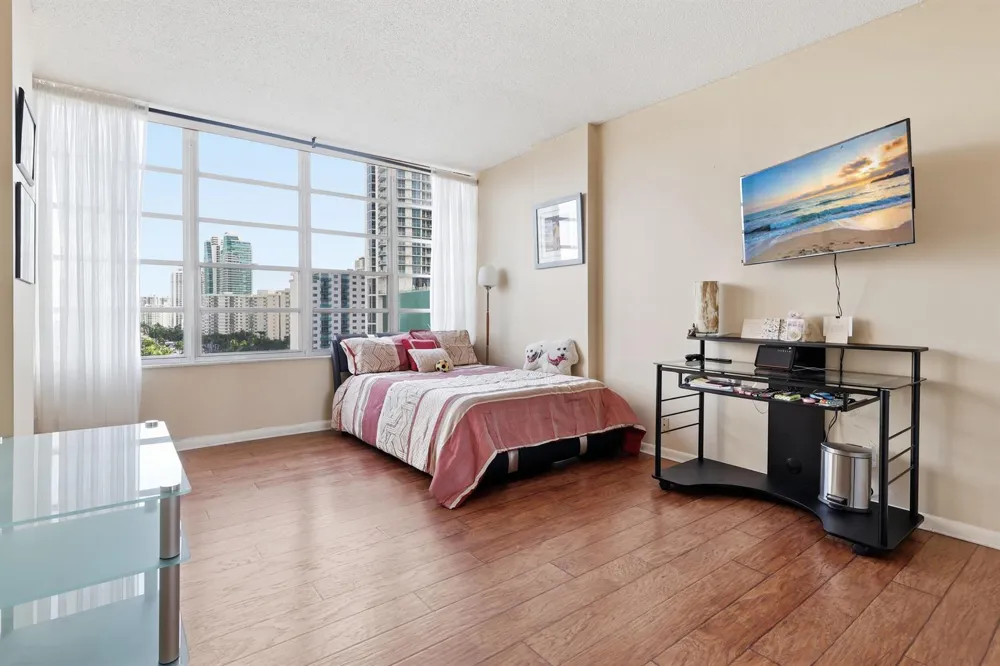 1825 S Ocean Drive #PH 1 Hallandale Beach, FL 33009