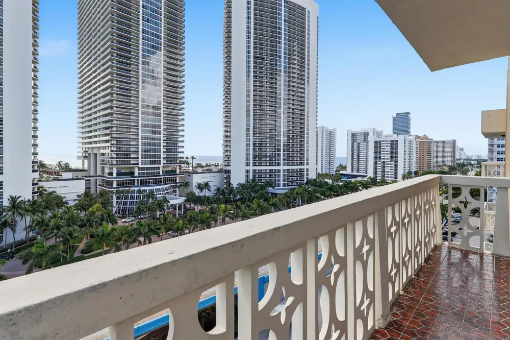 1825 S Ocean Drive #PH 1 Hallandale Beach, FL 33009