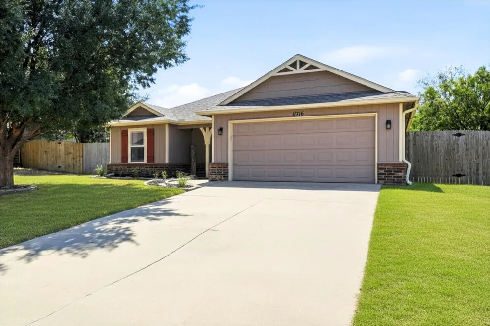 11716 E 109th Street Owasso, OK 74055