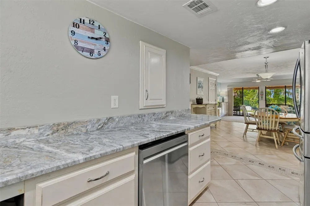 65 BEACH LANE Crystal River, FL 34429