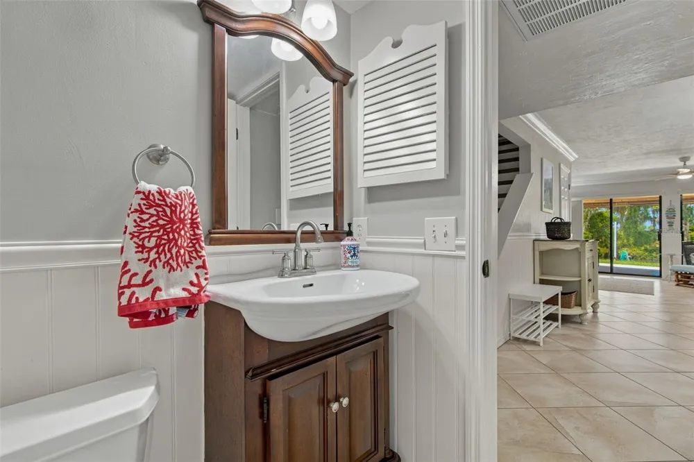 65 BEACH LANE Crystal River, FL 34429