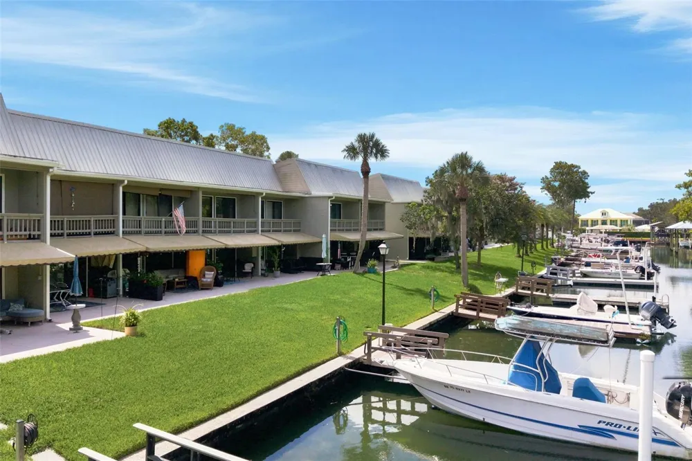 65 BEACH LANE Crystal River, FL 34429
