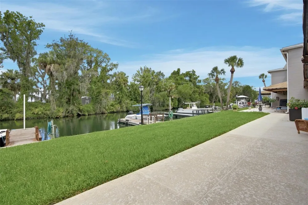 65 BEACH LANE Crystal River, FL 34429
