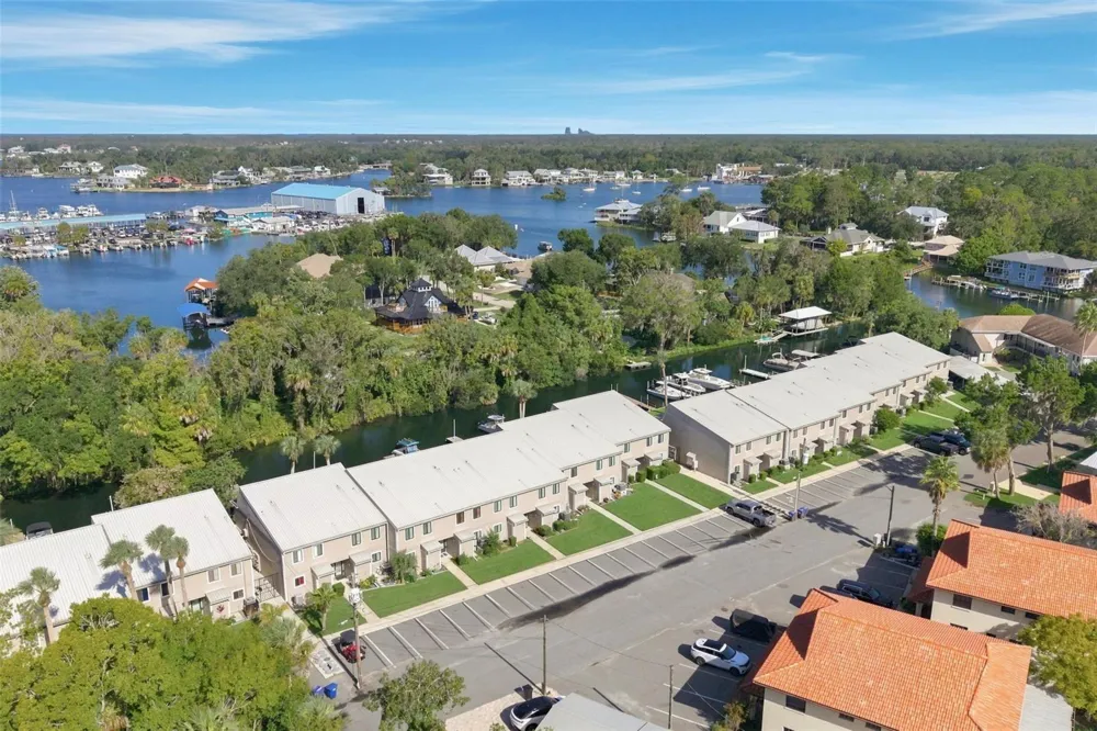 65 BEACH LANE Crystal River, FL 34429