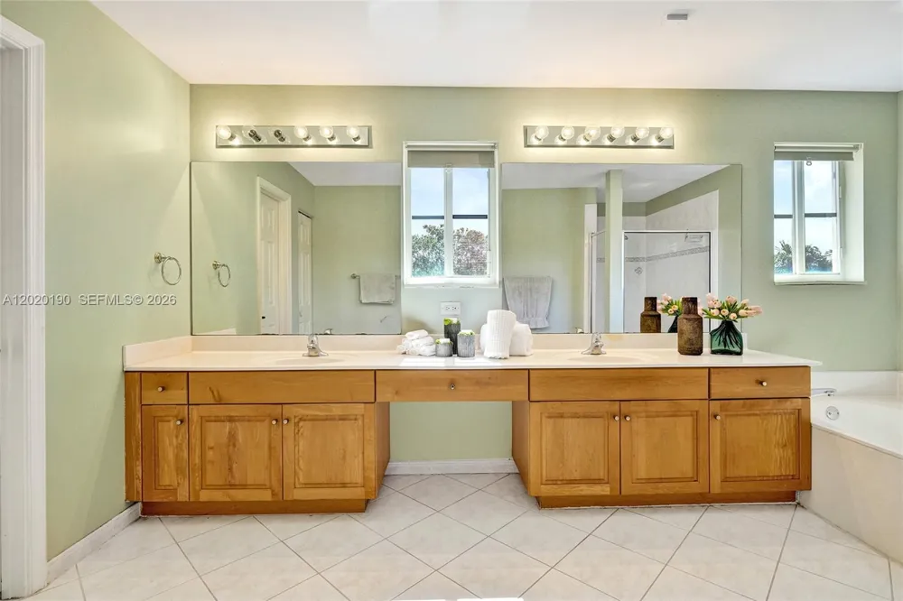 4452 Stone Ridge Way Weston, FL 33331