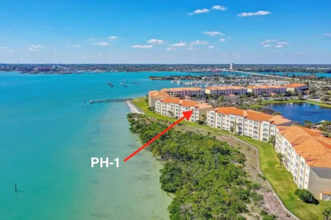 29 HARBOUR ISLE #PH01