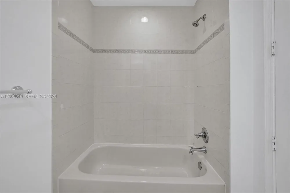 2925 NW 126th Ave #1-320 Sunrise, FL 33323