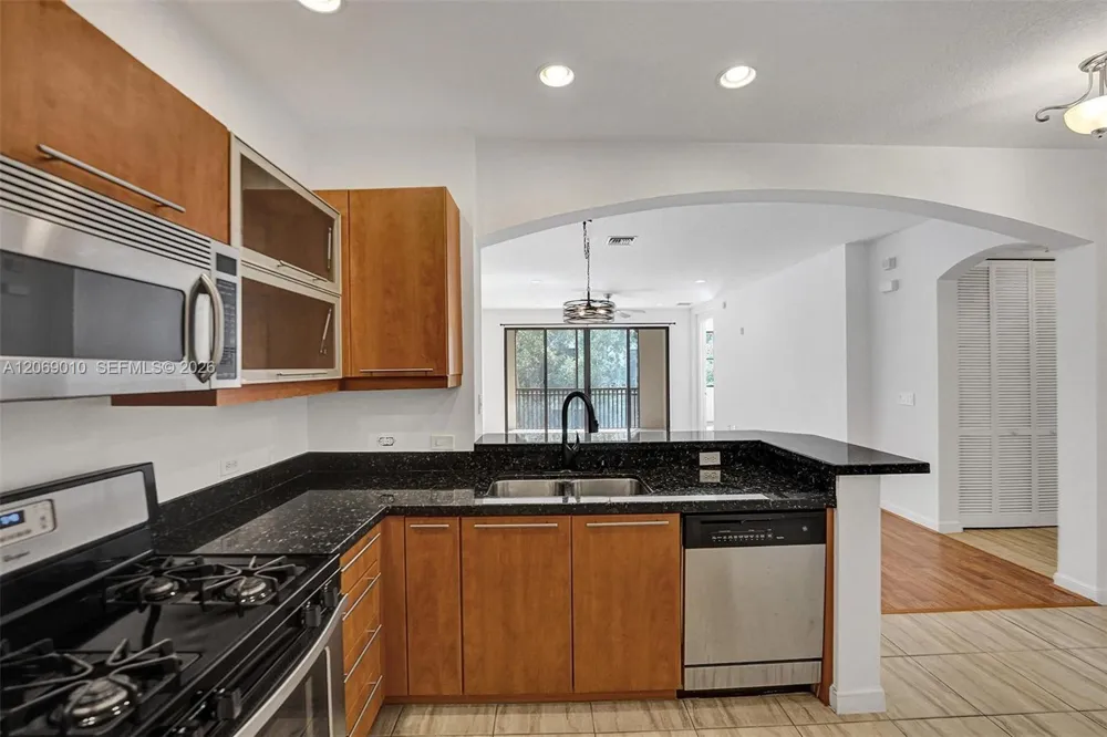 2925 NW 126th Ave #1-320 Sunrise, FL 33323