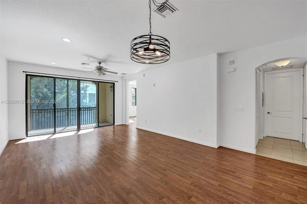 2925 NW 126th Ave #1-320 Sunrise, FL 33323