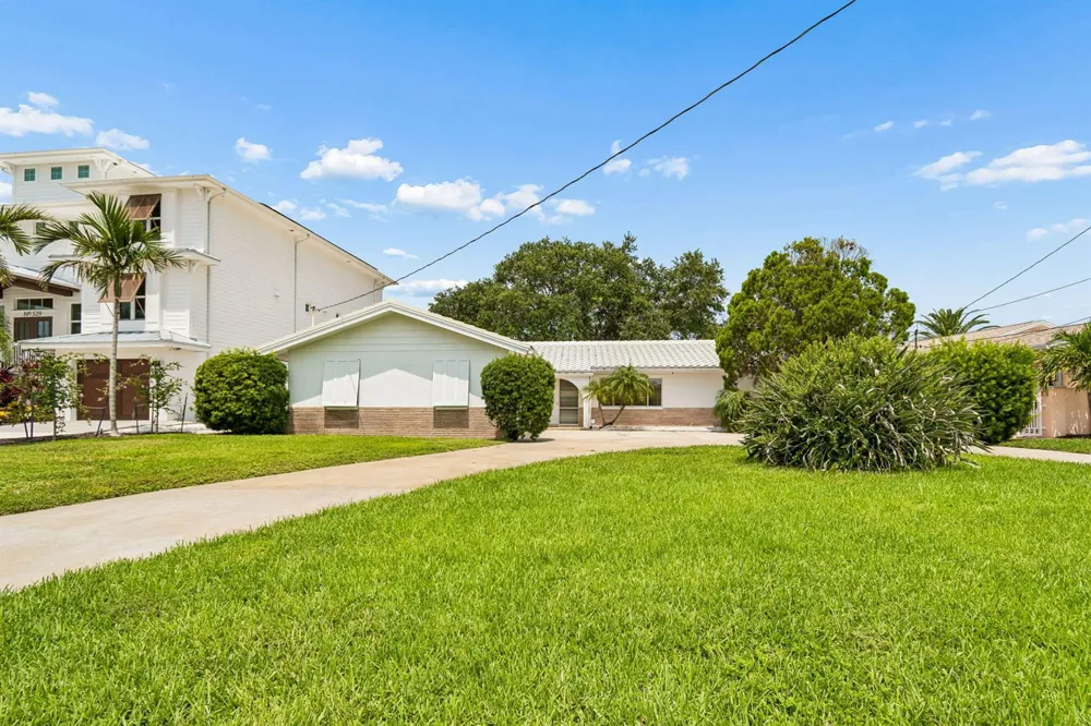 527 Harbor Drive 