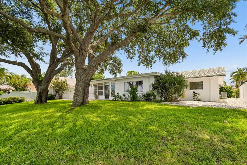527 Harbor Drive 