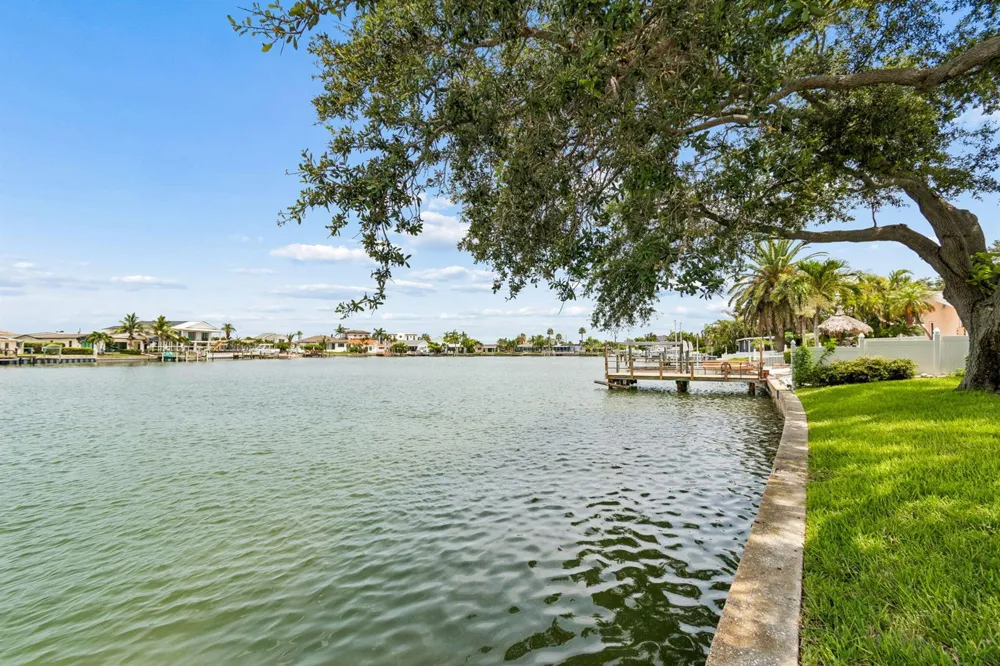 527 Harbor Drive 