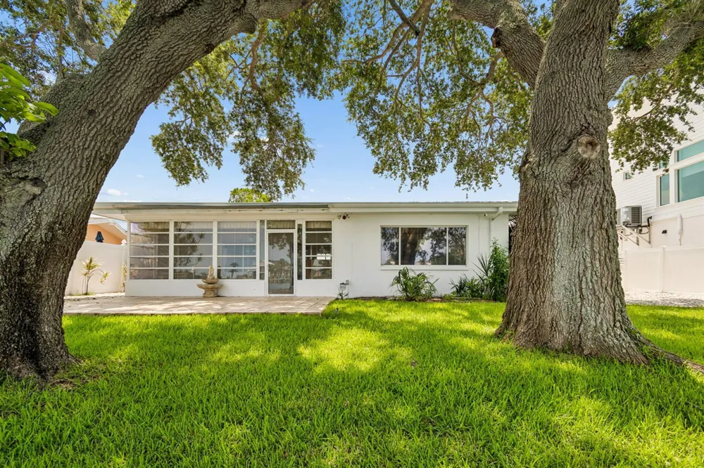 527 Harbor Drive 