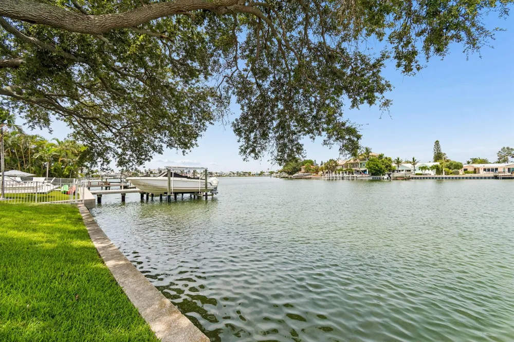527 Harbor Drive 