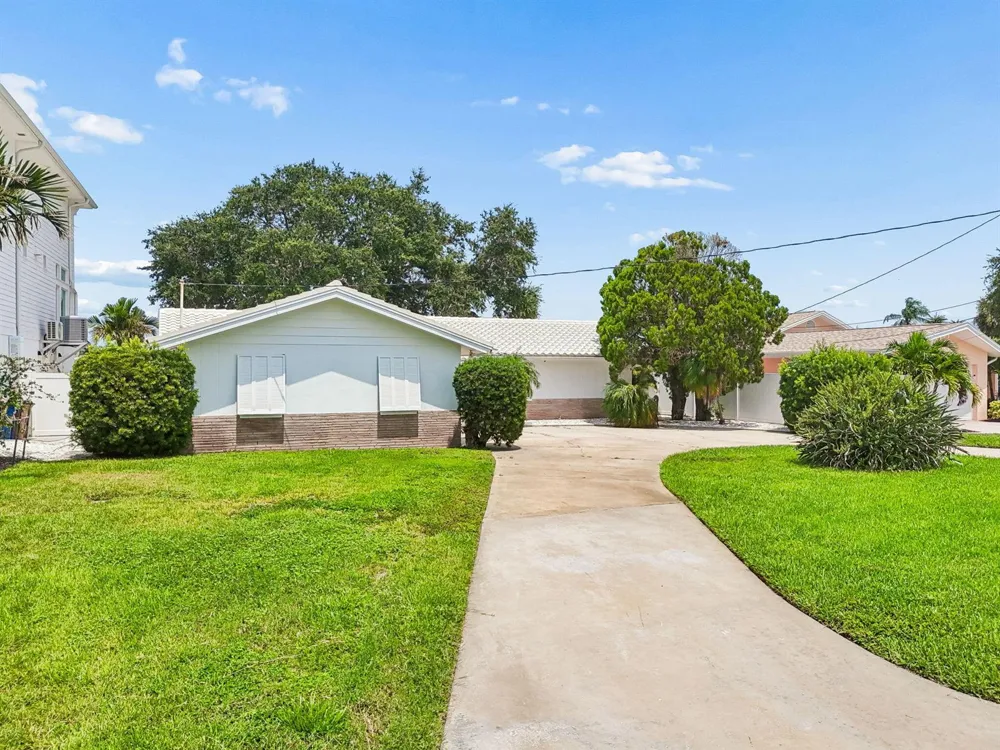 527 Harbor Drive 
