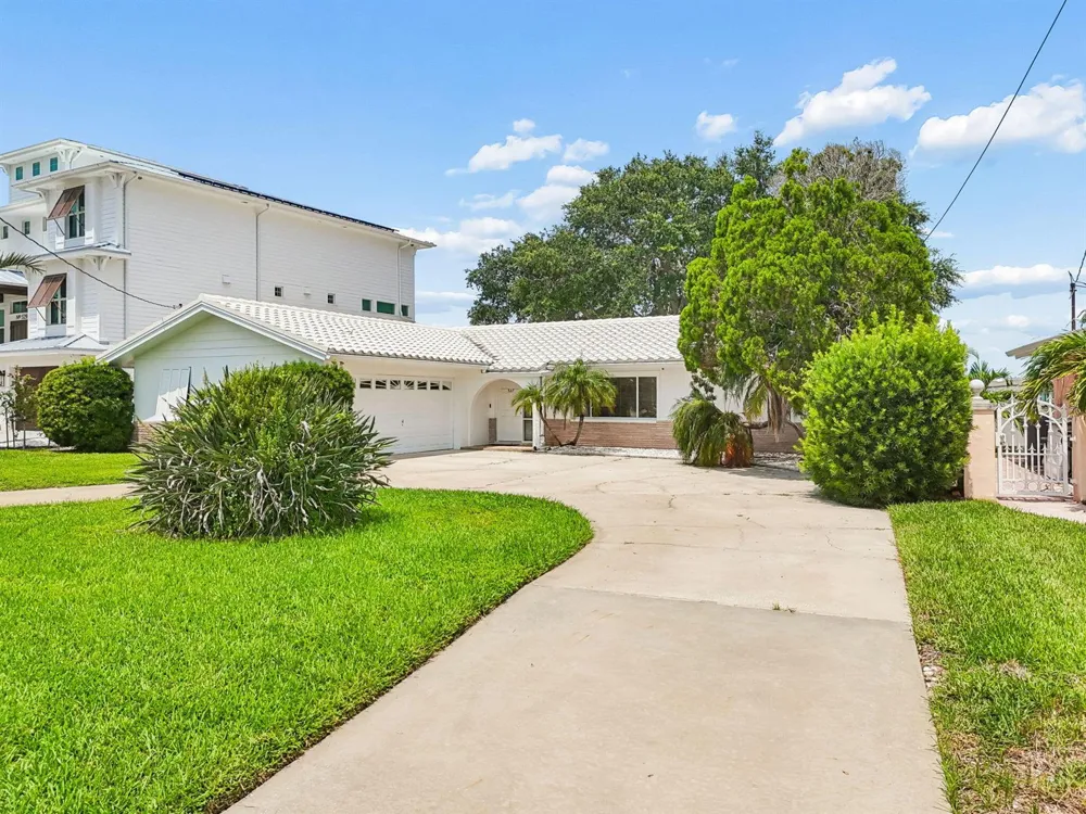 527 Harbor Drive 