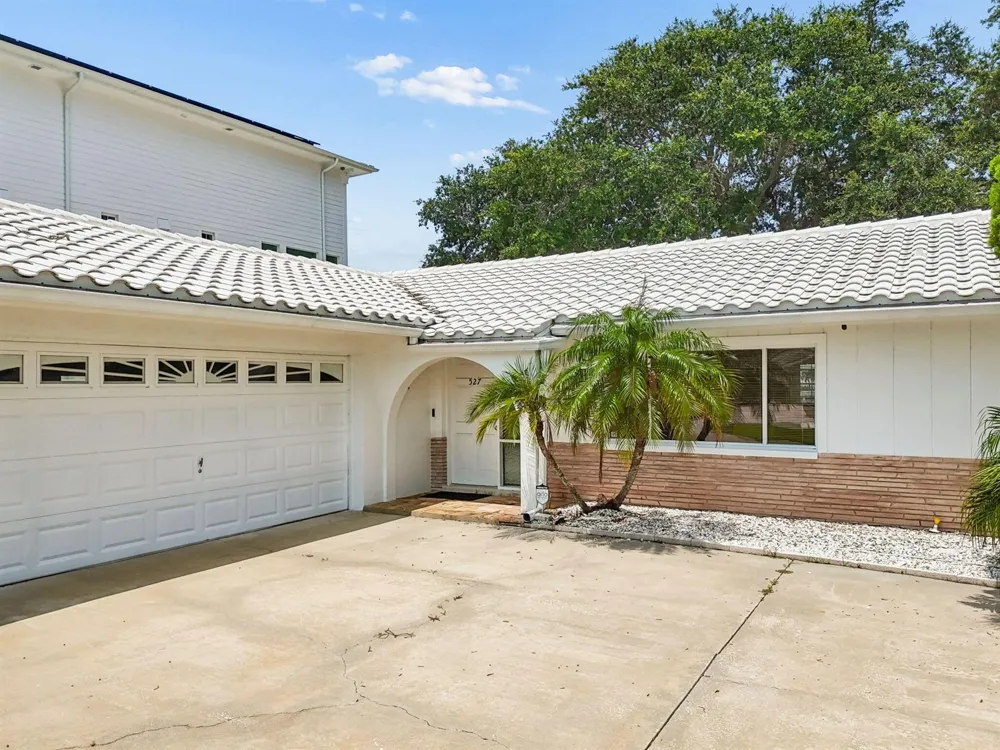 527 Harbor Drive 