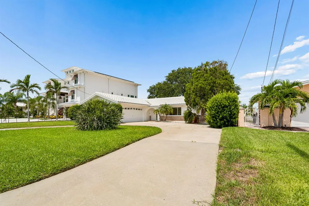 527 Harbor Drive 