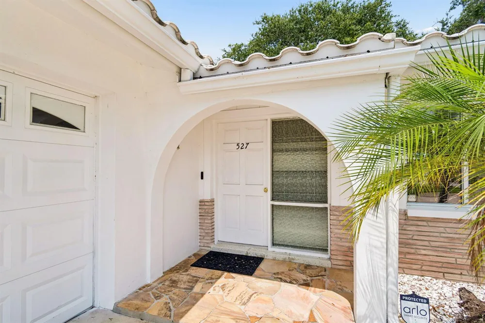 527 Harbor Drive 