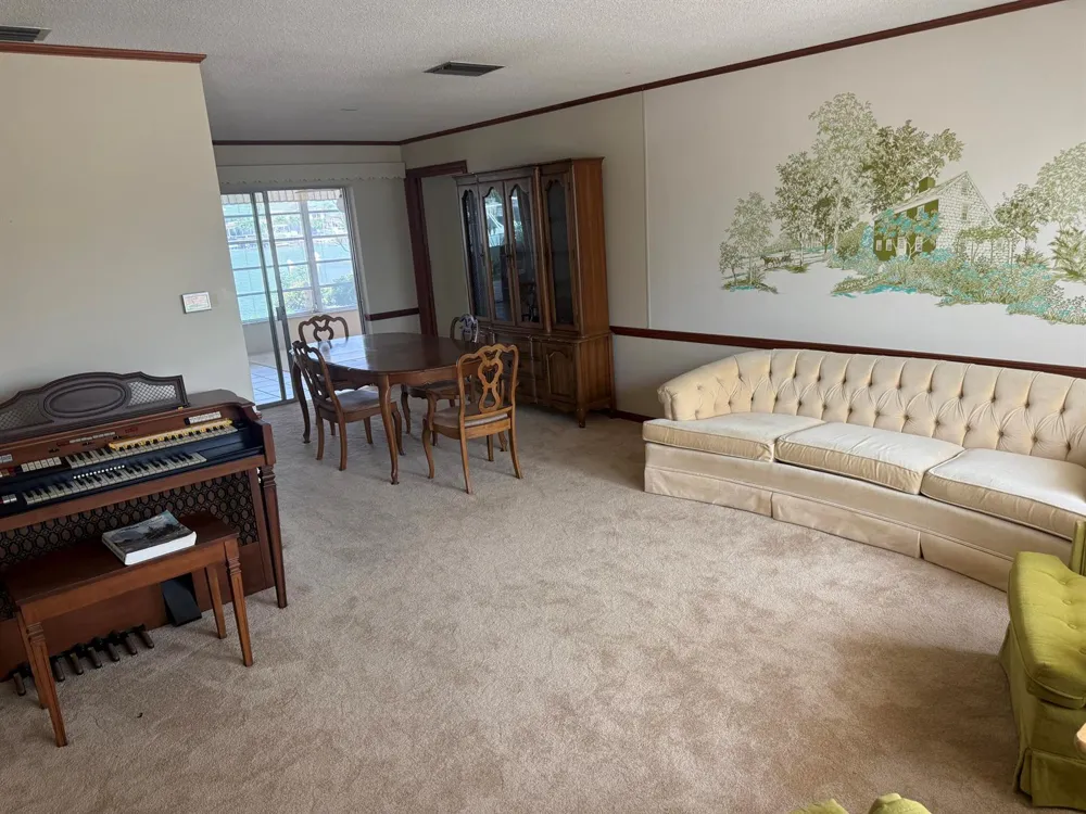 527 Harbor Drive 