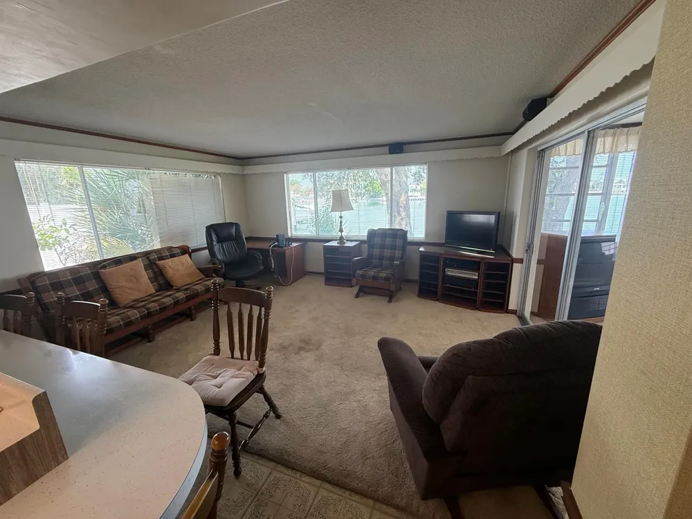 527 Harbor Drive 